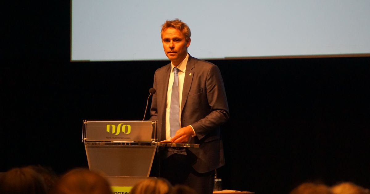 Borten Moe m&aring;tte st&aring; skolerett